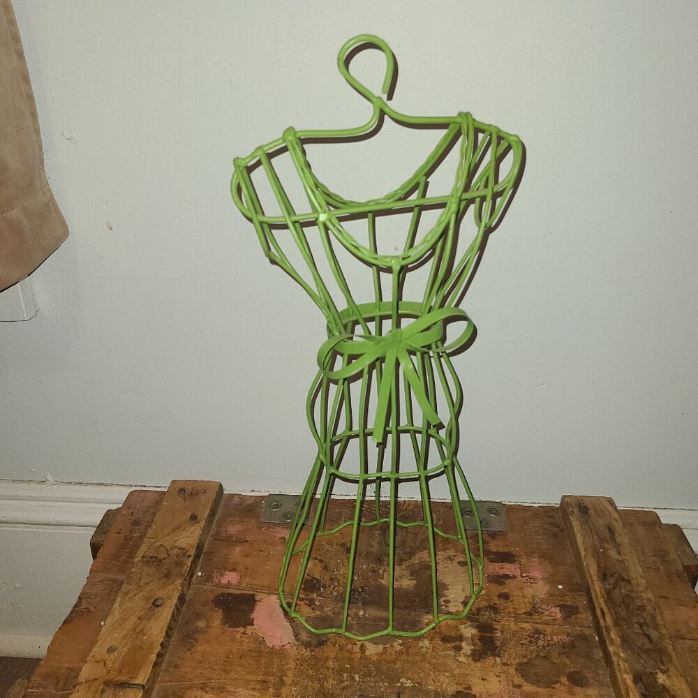 Vintage Green Metal Wire Dress Form Mannequin Jewelry Stand Display Decor